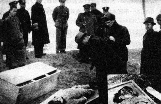美国记者拍照的“川岛芳子”在北平第一监狱被执行死刑后的现场照片