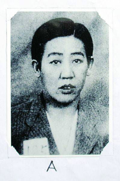 川岛芳子身着囚服的照片摄于1946年至1948年在押期间