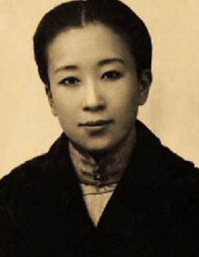 川岛芳子简介 双性恋之谜:川岛芳子与婉容暧昧