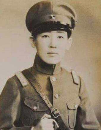 川岛芳子简介 双性恋之谜:川岛芳子与婉容暧昧